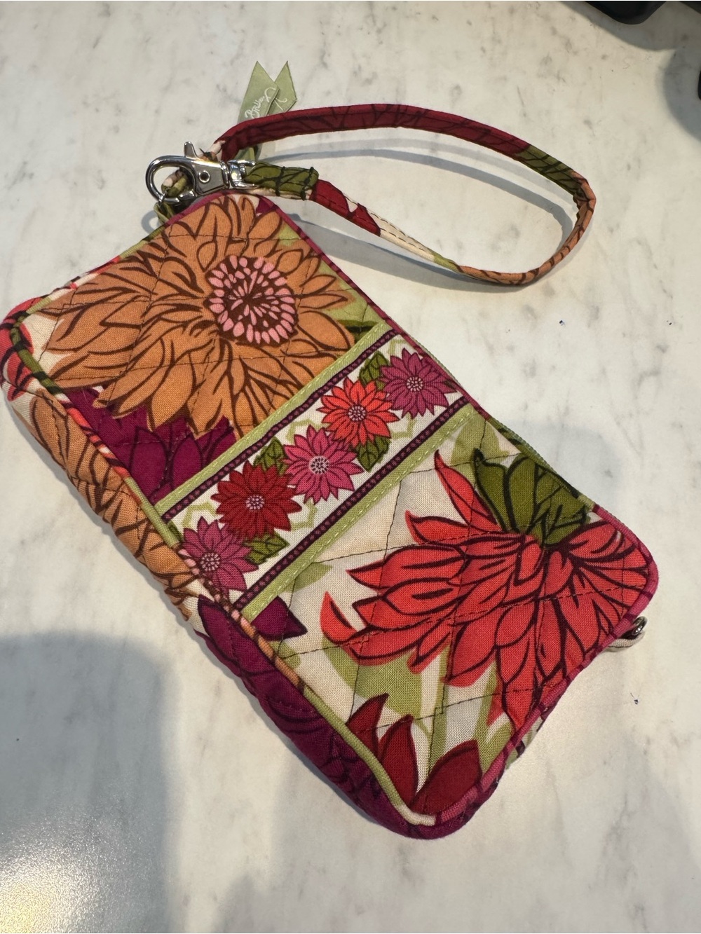 EUC Vera Bradley Quilted Floral Wristlet Dahlia Pink and Green